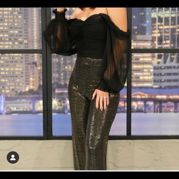 beashion Pants - Womens GOLD sequin flare pant (NEW WITH TAGS) size MEDIUM